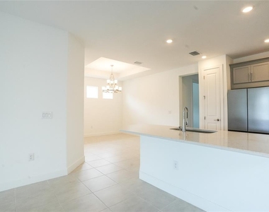 16117 Isola Place - Photo Thumbnail 8