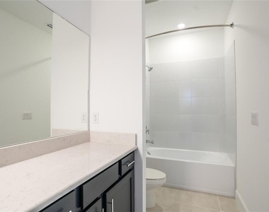 16117 Isola Place - Photo Thumbnail 17