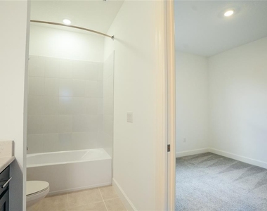 16117 Isola Place - Photo Thumbnail 20