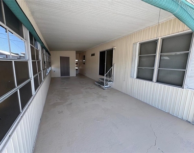 1111 49th Ave Terrace W - Photo Thumbnail 3