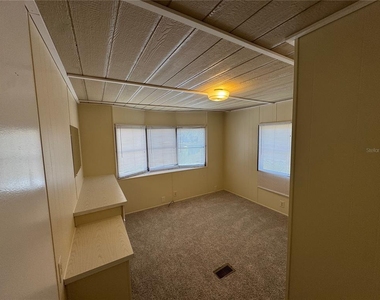1111 49th Ave Terrace W - Photo Thumbnail 5