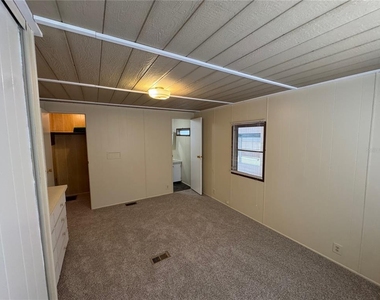 1111 49th Ave Terrace W - Photo Thumbnail 11