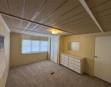 1111 49th Ave Terrace W - Photo Thumbnail 6