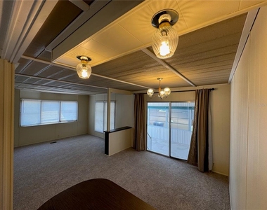 1111 49th Ave Terrace W - Photo Thumbnail 8