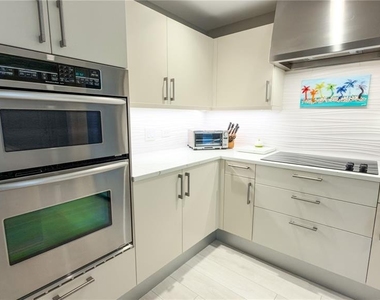 1350 Main Street - Photo Thumbnail 6