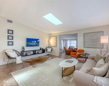 2551 Waneta Drive - Photo Thumbnail 7