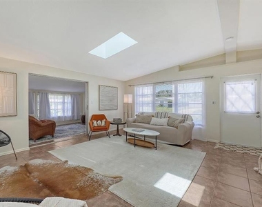 2551 Waneta Drive - Photo Thumbnail 12