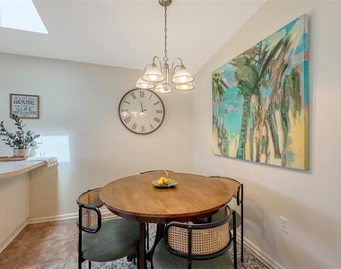 2551 Waneta Drive - Photo Thumbnail 13