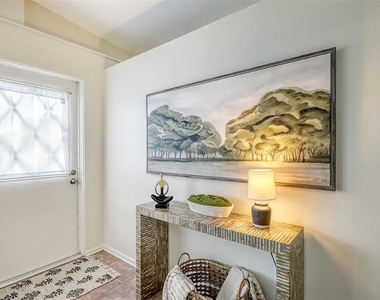 2551 Waneta Drive - Photo Thumbnail 1
