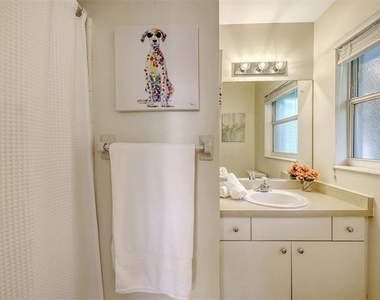 2551 Waneta Drive - Photo Thumbnail 17