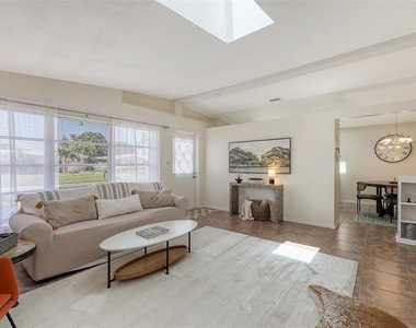 2551 Waneta Drive - Photo Thumbnail 8