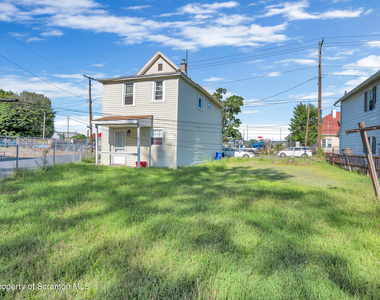 987 Providence Road - Photo Thumbnail 3