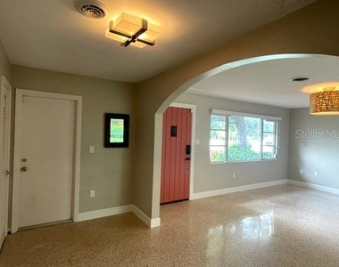 2253 Valencia Drive - Photo Thumbnail 6