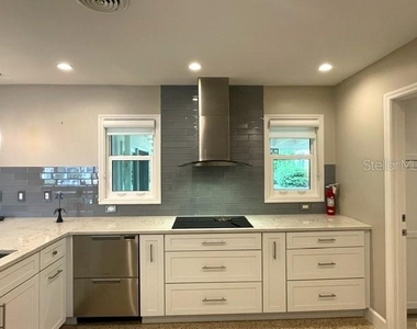 2253 Valencia Drive - Photo Thumbnail 11