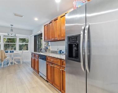 5776 Augusta Circle - Photo Thumbnail 9