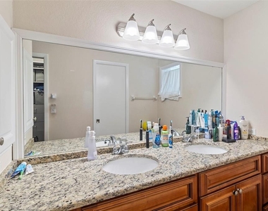 5776 Augusta Circle - Photo Thumbnail 18