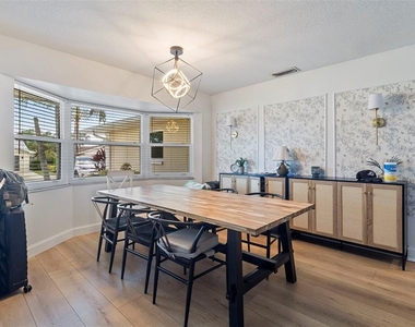 5776 Augusta Circle - Photo Thumbnail 6