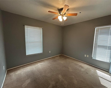 3710 31st Avenue W - Photo Thumbnail 7