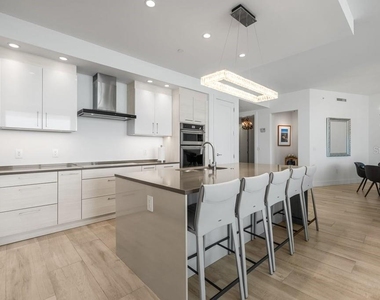 1155 N Gulfstream Avenue - Photo Thumbnail 16