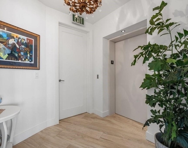 1155 N Gulfstream Avenue - Photo Thumbnail 9