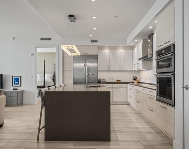 1155 N Gulfstream Avenue - Photo Thumbnail 14