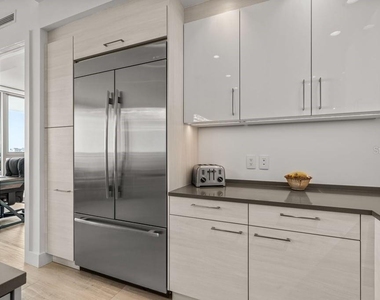 1155 N Gulfstream Avenue - Photo Thumbnail 20