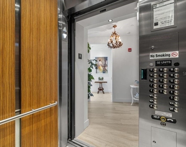 1155 N Gulfstream Avenue - Photo Thumbnail 7