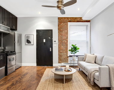 15 West 103rd Street - Photo Thumbnail 4