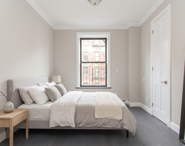 15 West 103rd Street - Photo Thumbnail 2
