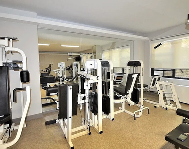 333 East 49th Street - Photo Thumbnail 4