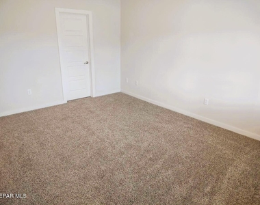 14725 Tierra Fortaleza Avenue - Photo Thumbnail 12