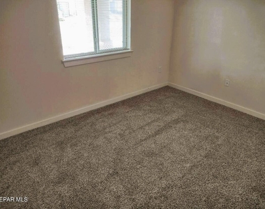 14725 Tierra Fortaleza Avenue - Photo Thumbnail 20