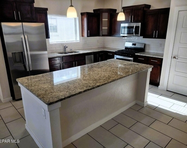 14725 Tierra Fortaleza Avenue - Photo Thumbnail 8