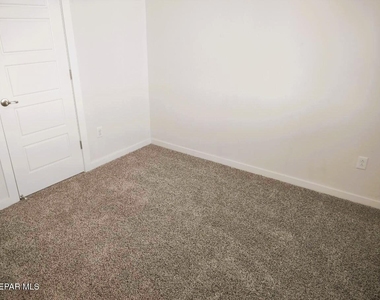 14725 Tierra Fortaleza Avenue - Photo Thumbnail 15