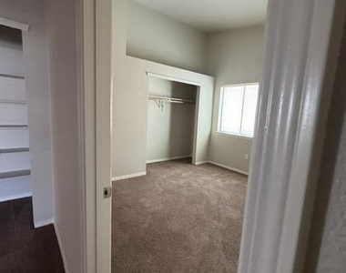 2508 Sparrow Point Street - Photo Thumbnail 24