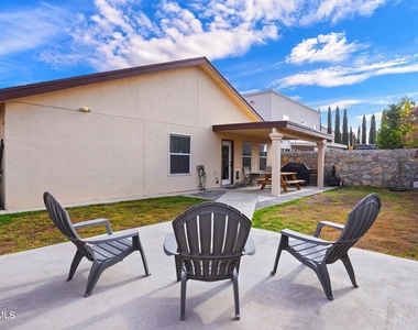 12529 Paseo Rosannie Avenue - Photo Thumbnail 5