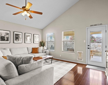 12529 Paseo Rosannie Avenue - Photo Thumbnail 21