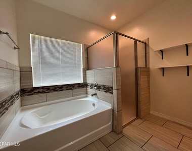 147 N Manzanita Drive - Photo Thumbnail 11