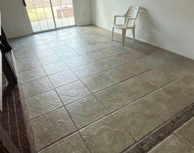 4825 Rolling Stone Avenue - Photo Thumbnail 3