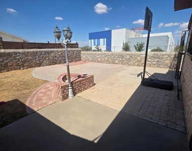 4825 Rolling Stone Avenue - Photo Thumbnail 14
