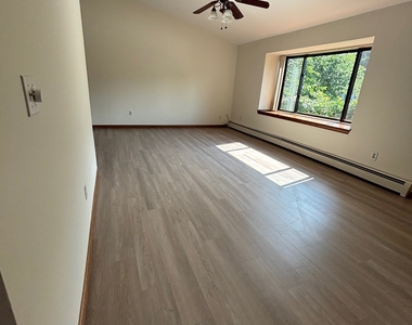 33 Lochview Drive - Photo Thumbnail 6