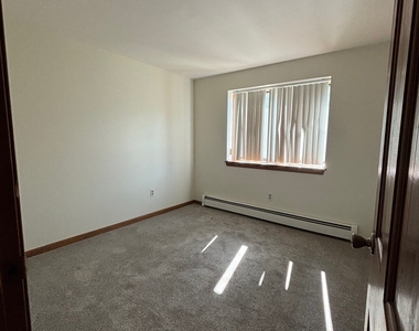 33 Lochview Drive - Photo Thumbnail 7