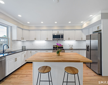 7 Edgewood Street - Photo Thumbnail 11