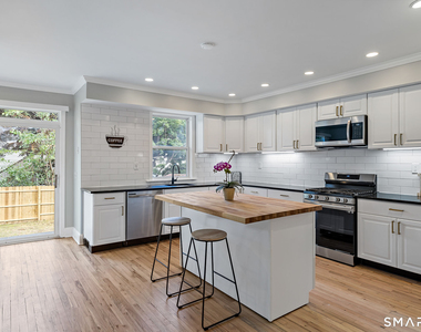 7 Edgewood Street - Photo Thumbnail 10
