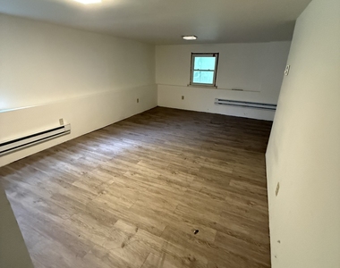 137 West Bridge Street - Photo Thumbnail 15