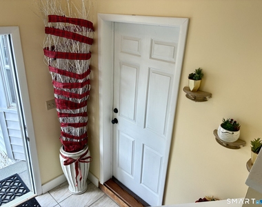 658 Beechmont Avenue - Photo Thumbnail 2