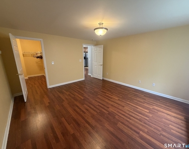 1460 Elm Street - Photo Thumbnail 8