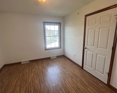 535 2nd St - Photo Thumbnail 7