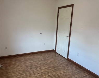 535 2nd St - Photo Thumbnail 3