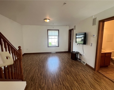 535 2nd St - Photo Thumbnail 1